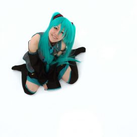 Hatsune Miku (初音ミク) Cosplay Photoshoot